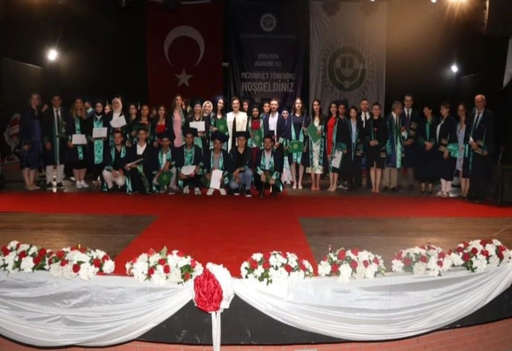 ÇUKUROVA ÜNİVERSİTESİ 2023 -2024 AKADEMİK YILI MEZUNİYET TÖRENİ GERÇEKLEŞTİRİLDİ